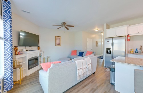 Harrisburg Casa | 6 Mi to PNC Music Pavilion: Concord Townhome