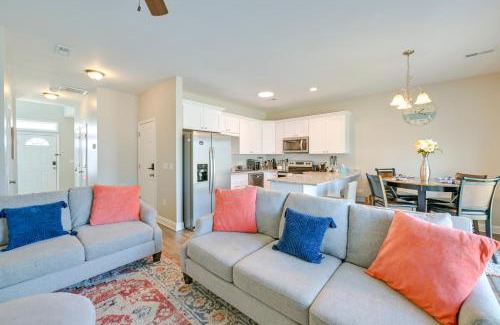 Harrisburg Casa | 6 Mi to PNC Music Pavilion Concord Townhome