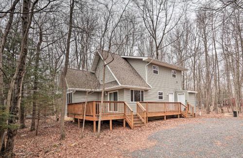 Albrightsville Casa | 6 Mi to Skiing Family Poconos Home w Decks!