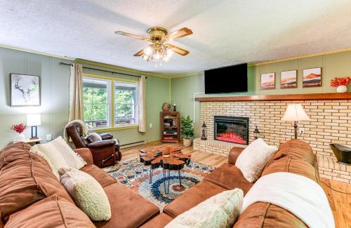 Maggie Valley Casa | 6 Mi to Waterrock Knob Serenity Cottage