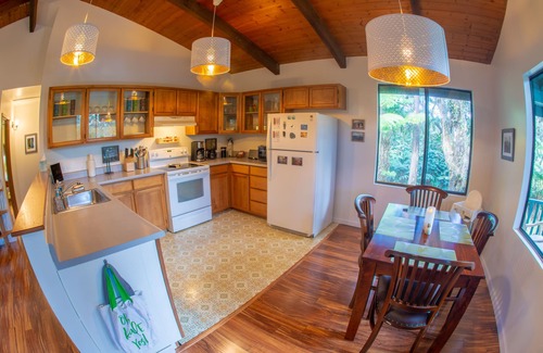 Volcano Casa | $ 105 por noche! 6 minutos del parque, Hale Hubner - Fern Cottage