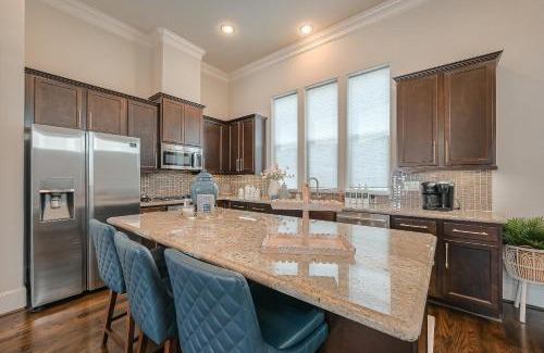 Riverside Terrace Casa | 6 mins from TX Medical Center 6 beds Sleeps 8