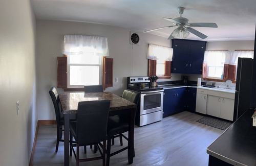 Huntingdon Casa | 6 minutes to RaystownSynders Boat Launch. Room to park a boat. 40 miles to PSU!