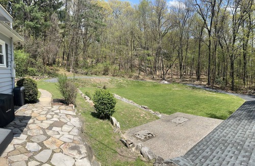 Huntingdon Casa | 6 minutes to RaystownSynders Boat Launch. Room to park a boat. 40 miles to PSU!