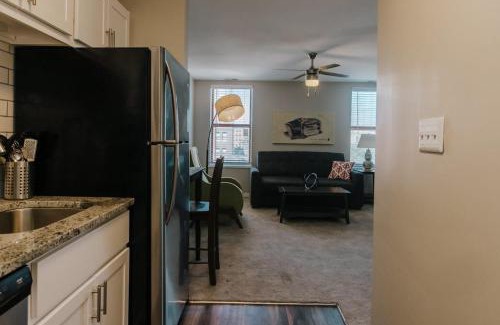 Chatham-Arch Apartamento | 6 modern apts near nightlife & attractions