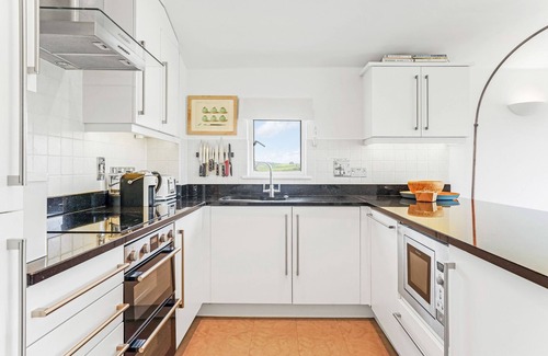 Burgh Island Cabaña | 6 OCEAN'S EDGE, family friendly, with pool in Thurlestone