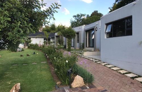 Woodmead Casa | 6 on Morris Guest Lodge