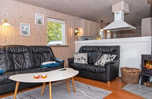 Skødshoved Strand Casa | 6 person holiday home in Knebel