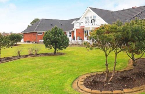 Blavand Strand Casa | 6 person holiday home in Bl vand