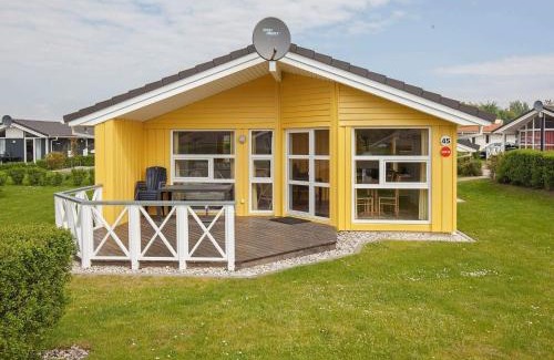 Lensterstrand Casa | 6 person holiday home in GROEMITZ