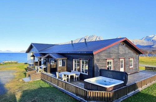 Ibestad Casa | 6 person holiday home in Hamnvik