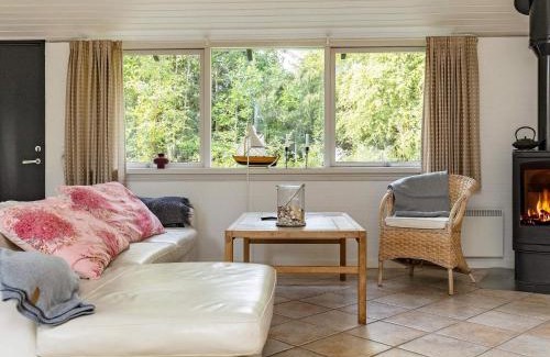 Aalbaek Casa | 6 person holiday home in lb k
