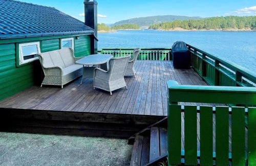Lindas Casa | 6 person holiday home in LINDÅS