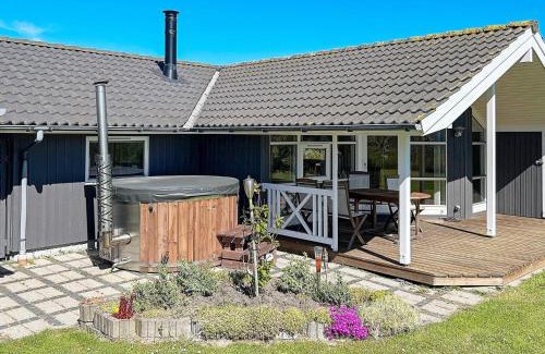 Nakskov Casa | 6 person holiday home in Nakskov-By Traum