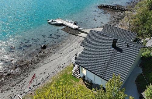Etne Casa | 6 person holiday home in ETNE