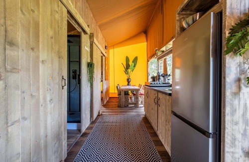 Zeewolde Casa | 6-person safari tent with private bathroom, kitchen and hotel-quality beds