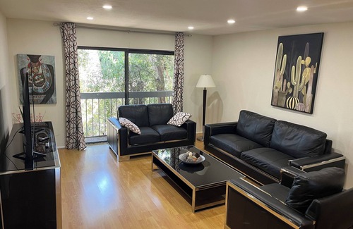 Downtown Apartamento | Phenomenal 2-bedroom 2-bath Apartment City Center