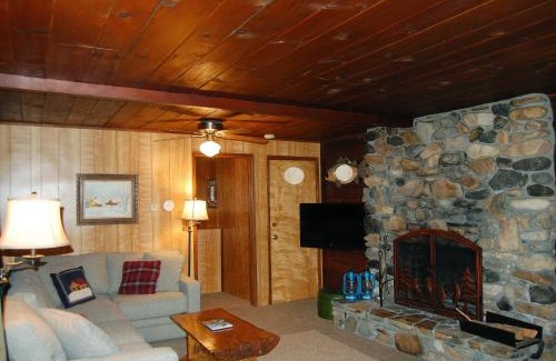 North Wawona Casa | 6 Squirrels Nest