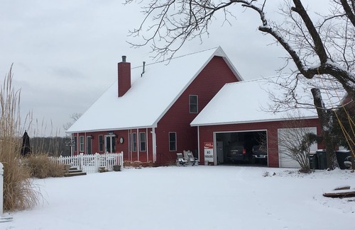 Edwardsville Casa | Vida rural de 6 estrellas por Legends, Speedway, NE Furniture Mart, 15 Min Downtwn KC