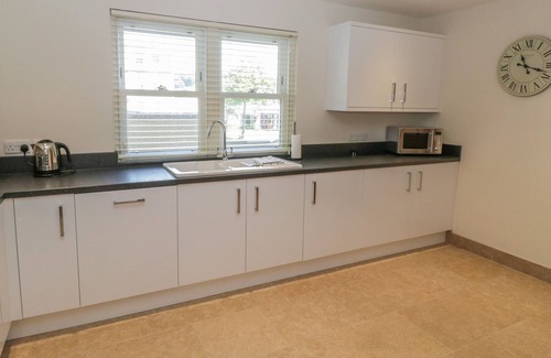 Ozleworth Cabaña | 6 The Chipping, WOTTON-UNDER-EDGE