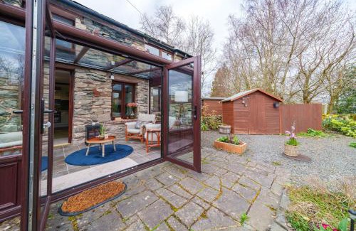 Bampton Casa | 6 The Mews - Cosy Cottage with garden