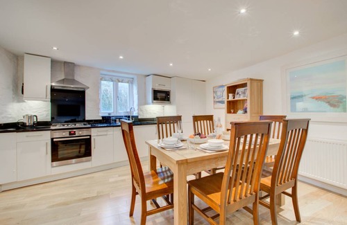 Dartmouth Cabaña | 6 The Sail Loft