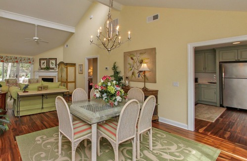 Beach Lagoon Condominio | 6 Tortuga Ln- Vista a la laguna y completamente renovado! Pasos para el Ocean & Beach Club