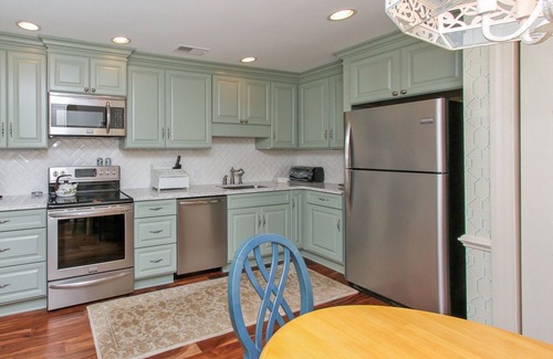 Beach Lagoon Condominio | 6 Tortuga Ln- Vista a la laguna y completamente renovado! Pasos para el Ocean & Beach Club