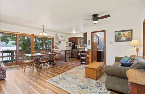 Honeoye Casa | 60' Honeoye Lakefront | Dock | Kayaks | Lake View