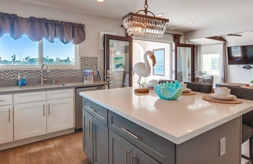 Central Mission Beach Villa | 60 'de ataque de agua ☆ 8bd + 7ba Villa ☆ AC ☆ ❤ de MB