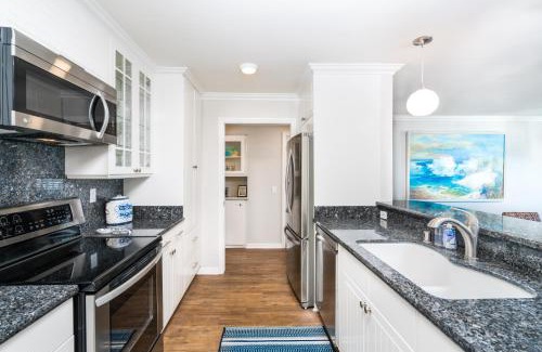 Balboa Peninsula Casa | 600 E Oceanfront 2B