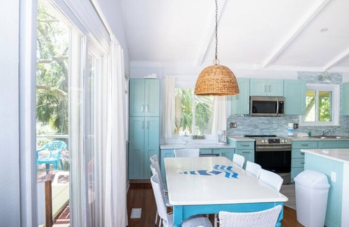 Saint Helena Island Casa | 601 Dolphin Rd