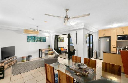 Cairns Central Business District Apartamento | 604 Chic City Apartment with Water Views