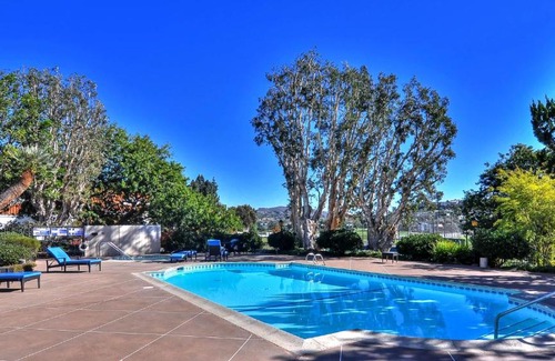 Carlsbad Casa | 604 Gorgeous Renovated Condo, Steps to Omni Spa, Golf, Tennis, PFC & Exclusive Building Pool