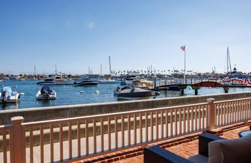 Balboa Island Casa | 608 S Bayfront