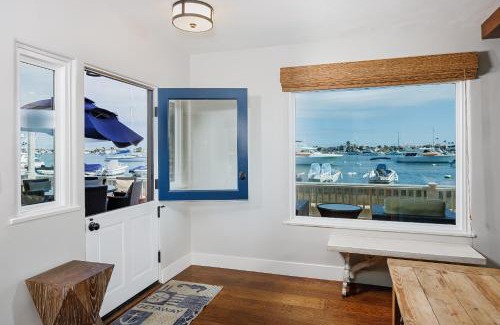 Balboa Island Casa | 608 S Bayfront