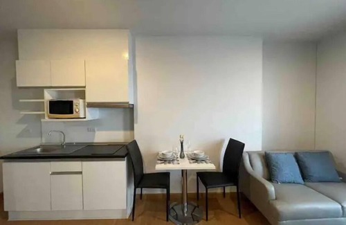 Bang Khae Condominio | 60m MRT, 1BR Condo with Inf. Pool, Balcony & Gym