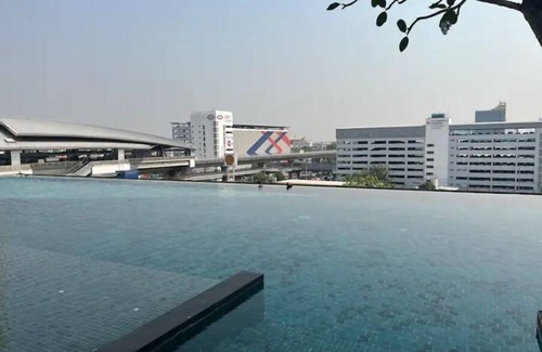Bang Khae Condominio | 60m MRT, 1BR Condo with Inf. Pool, Balcony & Gym