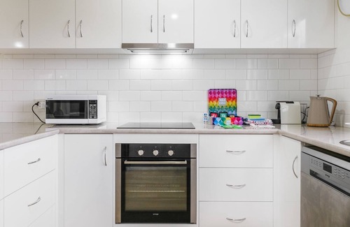 Berridale Casa | 61 Myack Street - Modern 4BR Home in Berridale l WiFi l Aircon