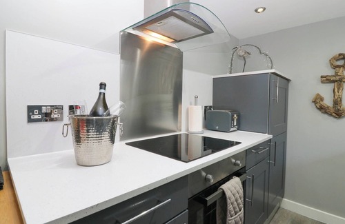 Cullen Cabaña | 61 SEATOWN, pet friendly, character holiday cottage in Cullen