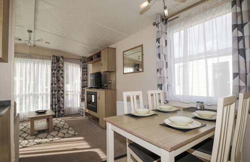 Bognor Regis Cabaña | 610 CARAVAN, pet friendly, with pool in Bognor Regis