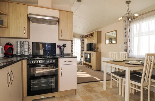Bognor Regis Cabaña | 610 CARAVAN, pet friendly, with pool in Bognor Regis