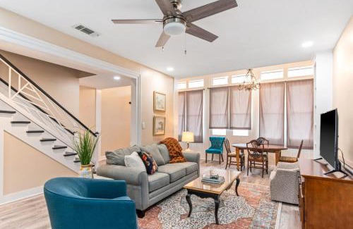 Natchez Apartamento | 610 Franklin - Downstairs - 2 Bed, 2 Bath, Heart of Downtown, Pet Friendly with fee