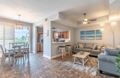 Ruskin Casa | 617 Little Harbor