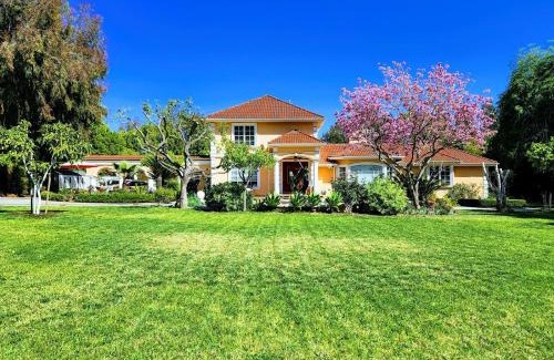 East Pasadena Villa | 628 Madre Street