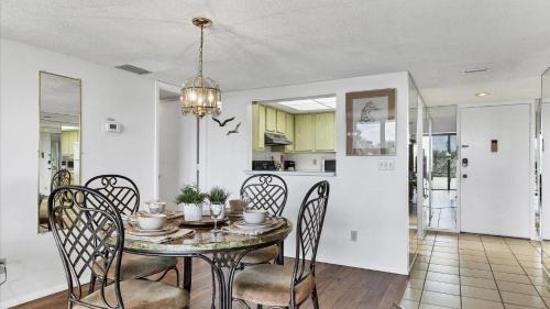 Siesta Key Casa | 6415 Midnight Pass #307