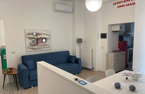 Pavia Apartamento | 64B 10 minutes walk from: Polyclinic Hospital, Station and Center - 2 rooms