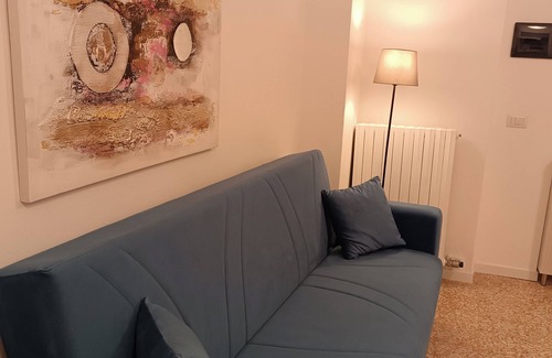 Pavia Apartamento | 64B 10 minutes walk from: Polyclinic Hospital, Station and Center - 2 rooms