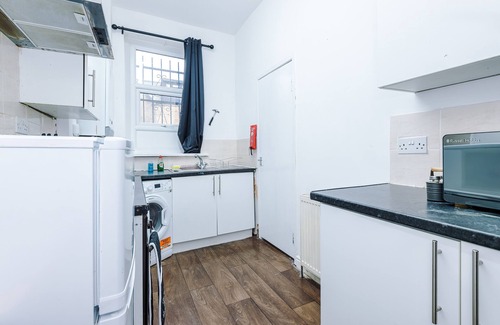 Bradford Casa | 65 Inch TV & Luxurious 2 Bedroom Suite for Your Ultimate Getaway Open