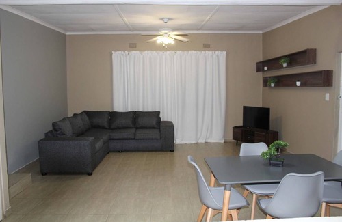 Krugersdorp Apartamento | 65 m² Apartamento ∙ 1 habitación ∙ 2 personas